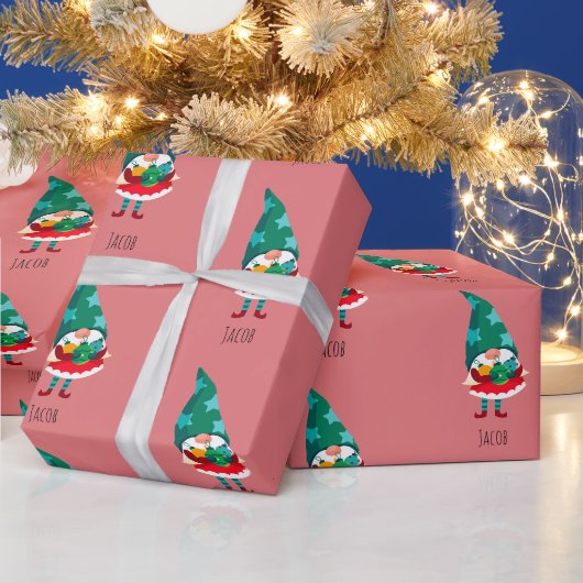 Schattigee Kerstmis Gnome met Kerstmis Ornamenten Cadeaupapier (Feestdagen)