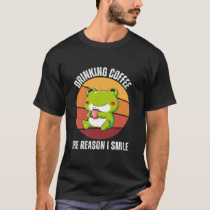  Schattigee kikker Drink koffie, de reden waarom i T-shirt
