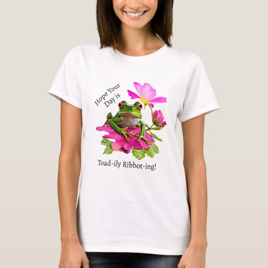 Schattigee kikker of Toad Pun op Pink Flowers T-shirt (Voorkant)