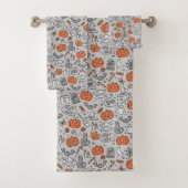 Schattigee Kinder Halloween Doodle Pattern Bad Handdoek (Insitu)