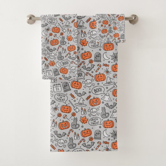 Schattigee Kinder Halloween Doodle Pattern Bad Handdoek (Insitu)