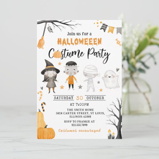 Schattigee Kinder kostuum Halloween Party Invitati Kaart (Staand voorkant)