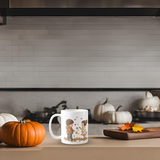 Schattigee Kinder spelen in de Herfst Koffiemok