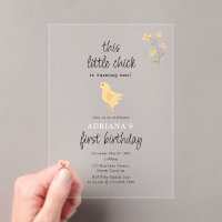 Schattigee kippen en kuikens draaien één verjaarda