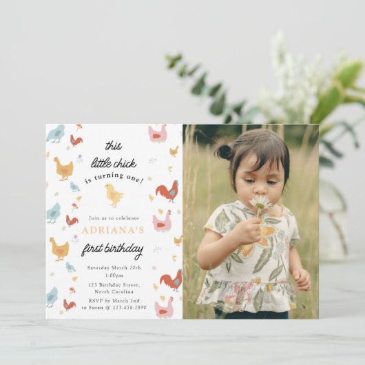 Schattigee kippen kippenmeisje eerste verjaardag f kaart (Staand voorkant)