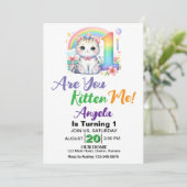 Schattigee kitten 1e verjaardagsfeestje kaart (Staand voorkant)