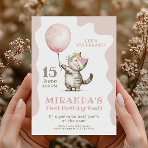 Schattigee kitten eerste verjaardag bash. kaart