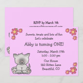 Schattigee kitten eerste verjaardagsuitnodiging vo kaart (Voorkant / Achterkant)