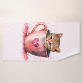 Schattigee kitten in een theekopje met harten badhanddoek (Badhanddoek)