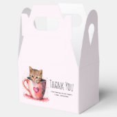 Schattigee kitten in een theekopje met harten dank bedankdoosjes (Geopend)
