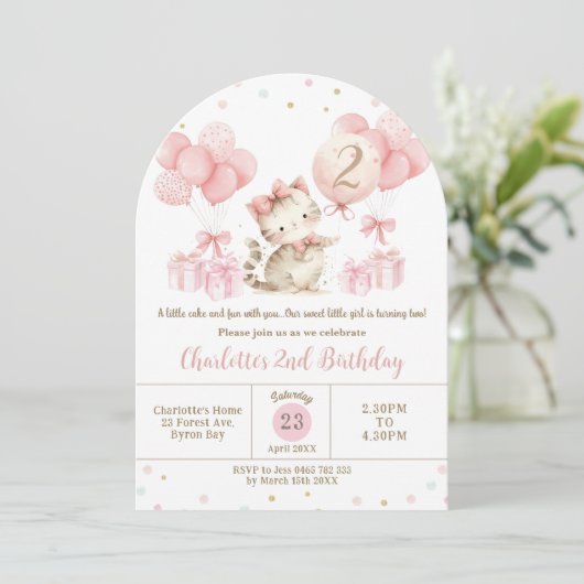 Schattigee kitten kat roze ballon 1e 2e verjaardag kaart (Staand voorkant)