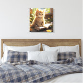Schattigee kitten leest een boek canvas afdruk (Insitu (Slaapkamer))