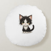 Schattigee kitten met grote ogen – Chibi Black & W Rond Kussen (Voorkant)