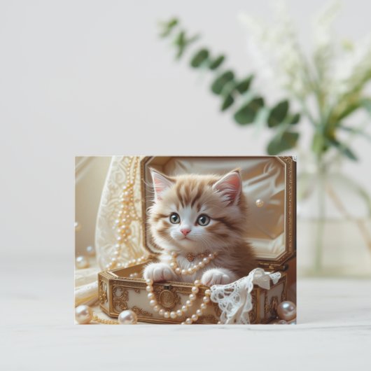 Schattigee kitten met parels in een juwelendoos briefkaart (Staand voorkant)