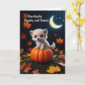 Schattigee kitten op pompoen Schattig Halloween Kaart (Gele Bloem)