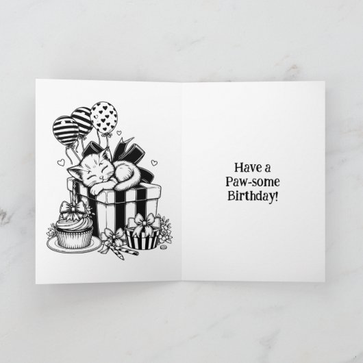 Schattigee kitten spelen in verjaardagsbogen en li kaart (Binnen)