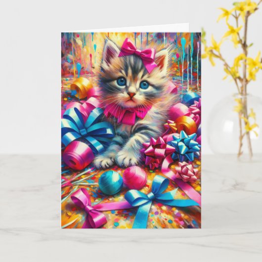 Schattigee kitten spelen in verjaardagsbogen en li kaart (Gele Bloem)