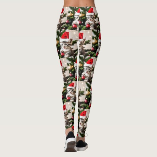 Schattigee kitten spelen met de kerstboomkat leggings (Achterkant)