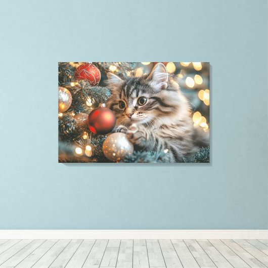 Schattigee kitten spelen met kerstballen canvas afdruk (Insitu (Houten vloer))
