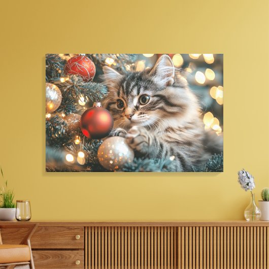 Schattigee kitten spelen met kerstballen canvas afdruk (Insitu (Woonkamer))