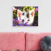 Schattigee Kitten Spring Flowers Tuin Kat Foto Canvas Afdruk (Insitu (Woonkamer))