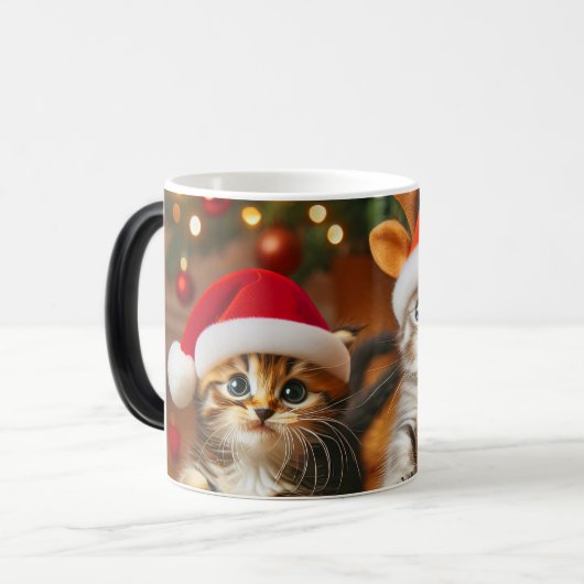Schattigee kittens met Sinterklaas en rendieren pe Magische Mok (Voorkant links)