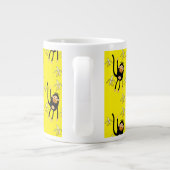 Schattigee kleine aap en bananen grote koffiekop (Achterkant)
