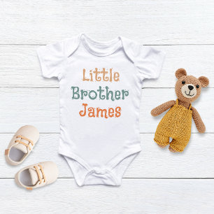 Schattigee kleine broertje kleurrijke monogram jon romper