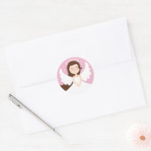 Schattigee kleine engel op roze achtergrond ronde sticker (Envelop)