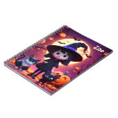 Schattigee kleine heks met katten en pompoenen, op notitieboek (Linkerzijde)