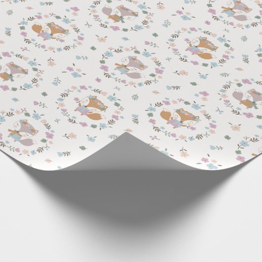Schattigee Kleine Herfst Vos met bloemetjes in zac Cadeaupapier (Hoek)