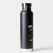 Schattigee kleine jongen die diskgolf speelt geper waterfles (Rechts)