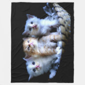 SCHATTIGEE KLEINE KITTENS FLEECE DEKEN (Voorkant)