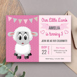 Schattigee Kleine Lamb Kids Verjaardagsfeestuitnod Kaart<br><div class="desc">Verras je gasten met deze schattige verjaardagsfeestuitnodiging met een schattig lammetje met een moderne typografie tegen een roze stippelachtergrond. Voeg eenvoudig uw evenementgegevens toe aan deze gebruiksvriendelijke sjabloon om er een unieke uitnodiging van te maken. Draai de kaart om en onthul een elegant grijs en roze chevron patroon op de...</div>