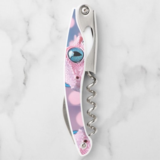 Schattigee kleine roze hagedis met grote blauwe og kurkentrekker (Achterkant)