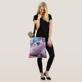 Schattigee kleine roze hagedis met grote blauwe og tote bag (Op model)