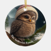 Schattigee kleine uil over een besneeuwde boom Cus Keramisch Ornament (Voorkant)