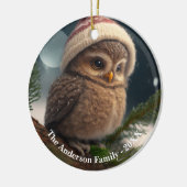 Schattigee kleine uil over een besneeuwde boom Cus Keramisch Ornament (Links)