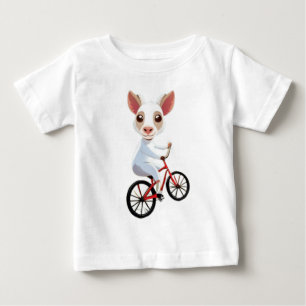 Schattigee kleine witte geit op een fiets