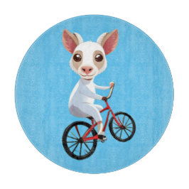 Schattigee kleine witte geit op een fiets snijplank