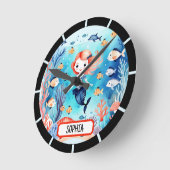 Schattigee kleine zeemeermin onder het Zee geperso Ronde Klok (Hoek)