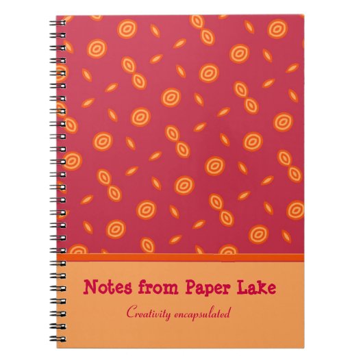 Schattigee kleurrijke cirkels ontwerp cranberry no notitieboek (Voorkant)