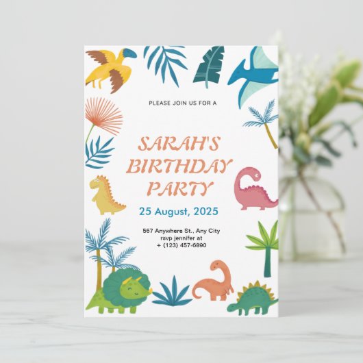 Schattigee kleurrijke dinosaurus verjaardagsuitnod kaart (Staand voorkant)