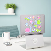Schattigee kleurrijke insecten, slakken en bloemen sticker (Laptop op bureau)