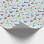 Schattigee Kleurrijke Partyhats op lichtblauw Cadeaupapier (Hoek)