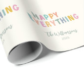 Schattigee kleurrijke typografie Happy Everything  Cadeaupapier (Rol Hoek)