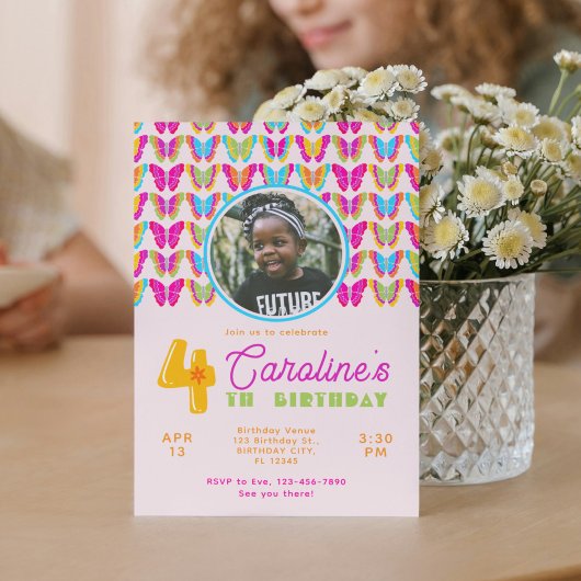 Schattigee Kleurrijke Vlinders Meisje 4e Verjaarda Kaart