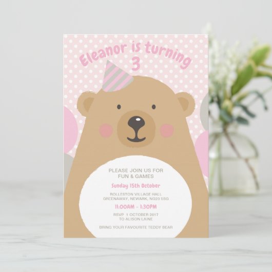 Schattigee knuffelbeer verjaardagsuitnodiging kaart (Staand voorkant)