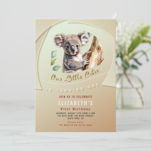 Schattigee Koala eerste verjaardag uitnodiging (Staand voorkant)