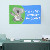 Schattigee koala gepersonaliseerde cartoon verjaar spandoek (Beurs)